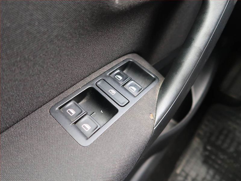 Volkswagen Polo (2015) Comfortline 1.2 TSI - fotka 13 z 15