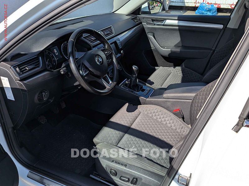Škoda Superb (2016) 1.4TSi, Navi, bixen - fotka 9 z 16