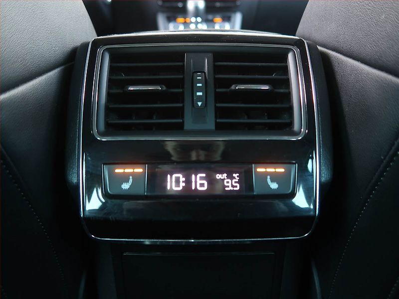 Škoda Superb (2016) 2.0 TDI, Kůže, Bi-Xenony - fotka 16 z 17