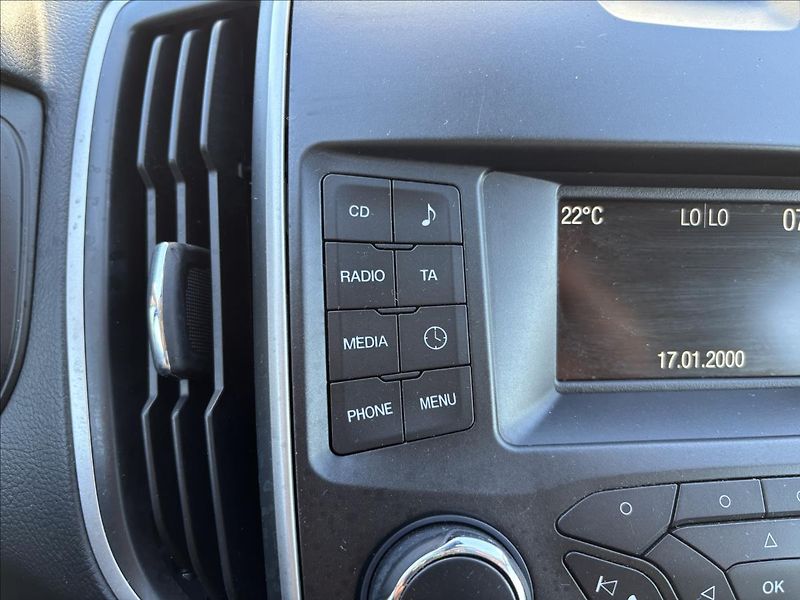 Ford S-MAX 2,0 TDCi 88 kW Trend - fotka 38 z 41