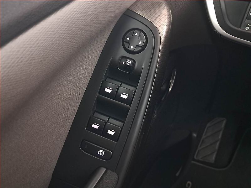 Citroën C4 Picasso (2014) 2.0 HDI, Automat, 7 míst, Kůže - fotka 19 z 21