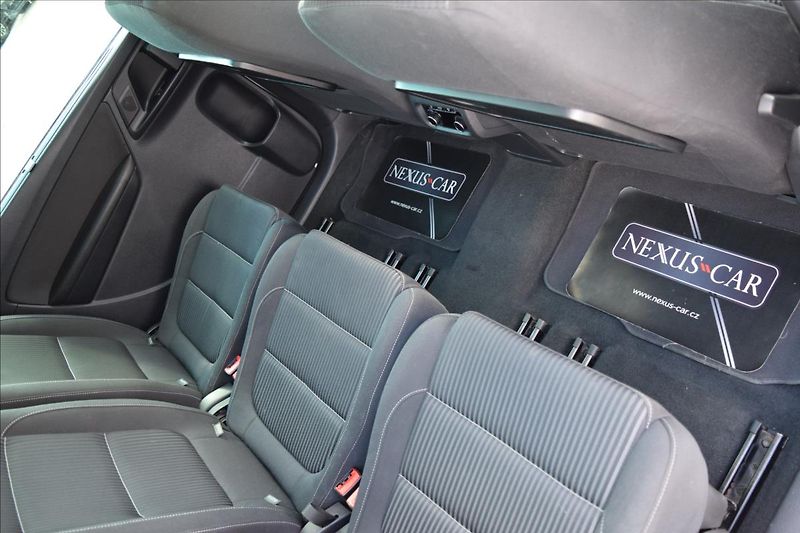 Seat Alhambra 2,0 TDI 100KW 7MÍST TOP VÝBAVA - fotka 21 z 50