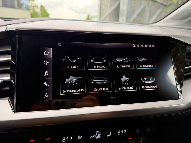 Audi Q4 e-tron 40 e-tron  REZERVACE - fotka 15 z 36