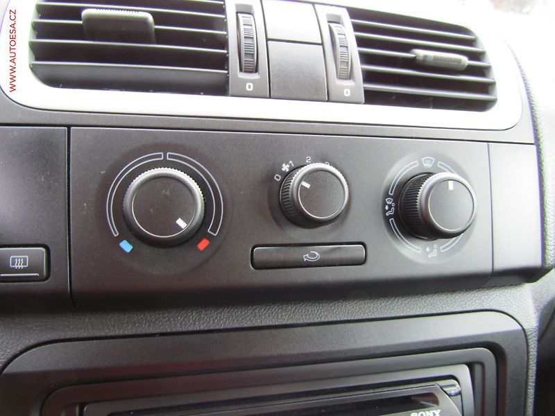 Škoda Fabia (2008) 1.2i, ČR, Ambiente - fotka 11 z 14
