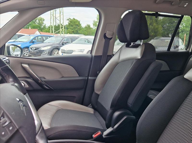 Citroën Grand C4 Picasso 2,0 HDI NAVI AC AUTO 7MÍST - fotka 18 z 35