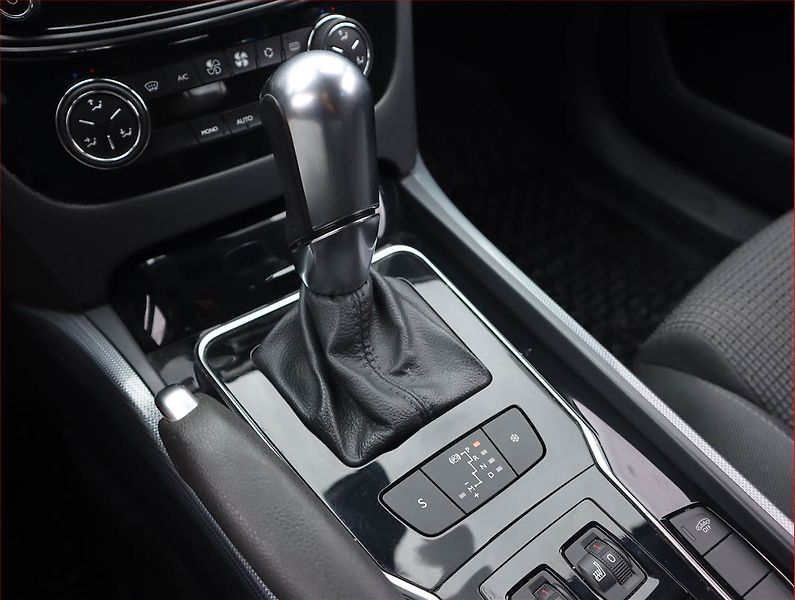 Peugeot 508 (2015) 2.0 HDi, Automat, Navi - fotka 13 z 21