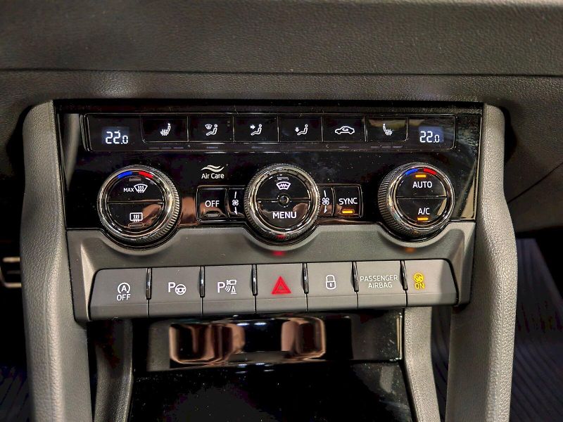 Škoda Karoq (2025) 2.0 TSI 140 kW DSG 4x4 Sportli - fotka 18 z 32