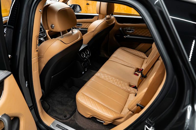 Bentley Bentayga - fotka 18 z 21