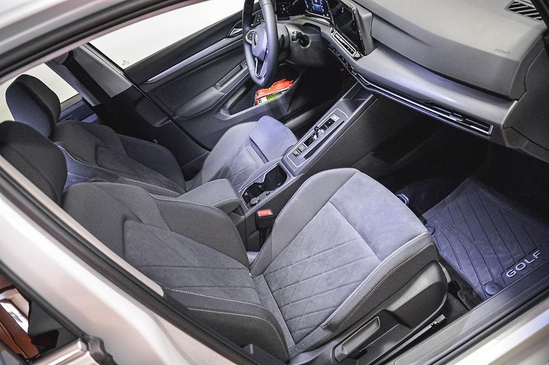 Volkswagen Golf Variant (2022) Style 1,5 eTSI 7DSG mHEV - fotka 13 z 40