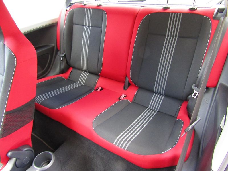 Škoda Citigo (2013) 1.0 MPI 55kW - fotka 18 z 31