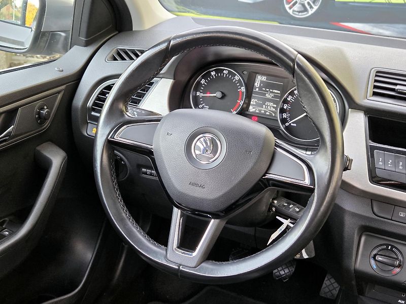 Škoda Fabia PANORAMA,SERV.KNÍŽKA 1.MAJ   - fotka 27 z 42