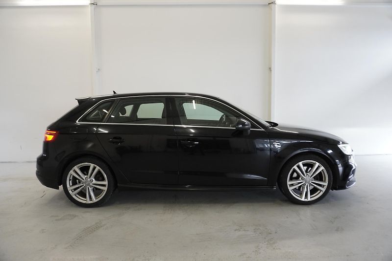 Audi A3 2.0 TFSi 140 kW SPORTBACK  DSG - fotka 4 z 29