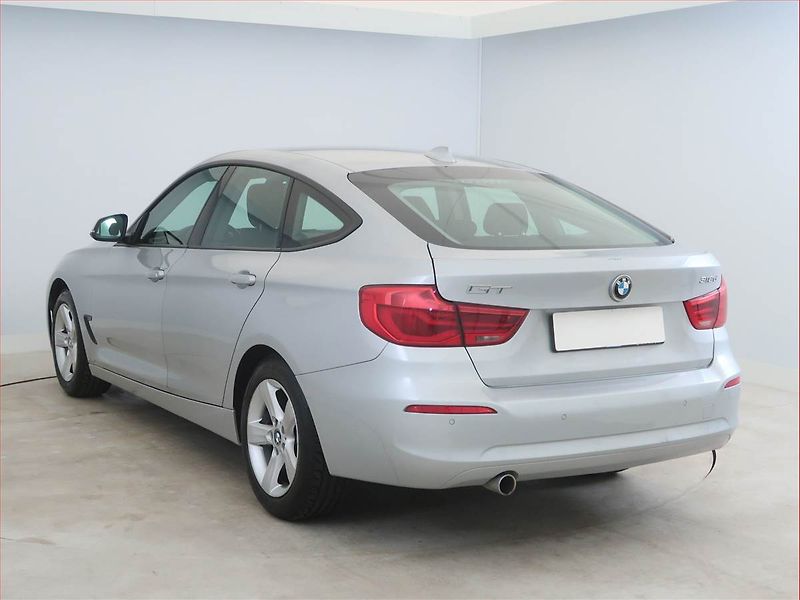 BMW Řada 3 (2018) 318d GT, Automat, Navi - fotka 4 z 25