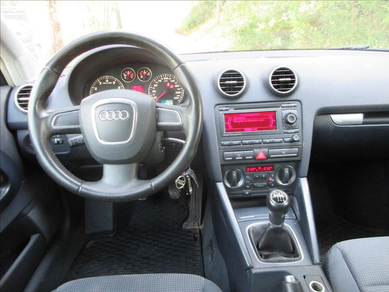 Audi A3 1,8 TFSi 118Kw, Navi, ALU OZ, - fotka 15 z 25