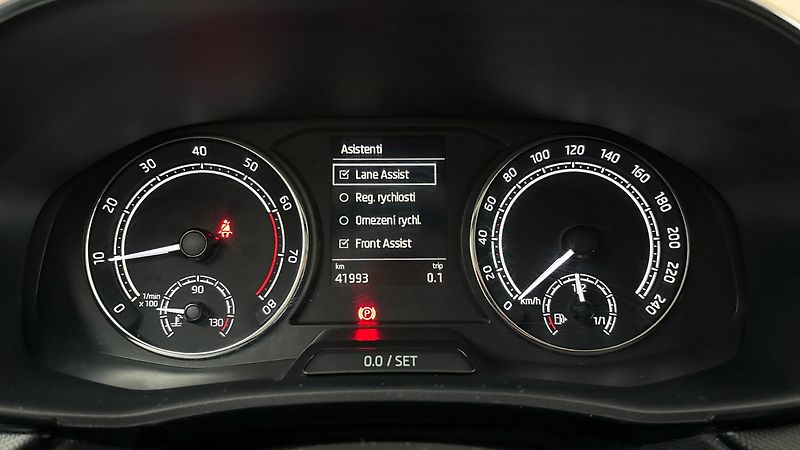 Škoda Fabia 1.0 TSI Ambition - fotka 10 z 24