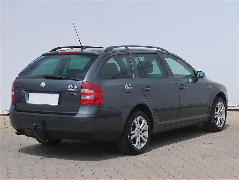 Škoda Octavia (2007) Laurin&Klement 2.0 TDI, 4X4 - fotka 5 z 14