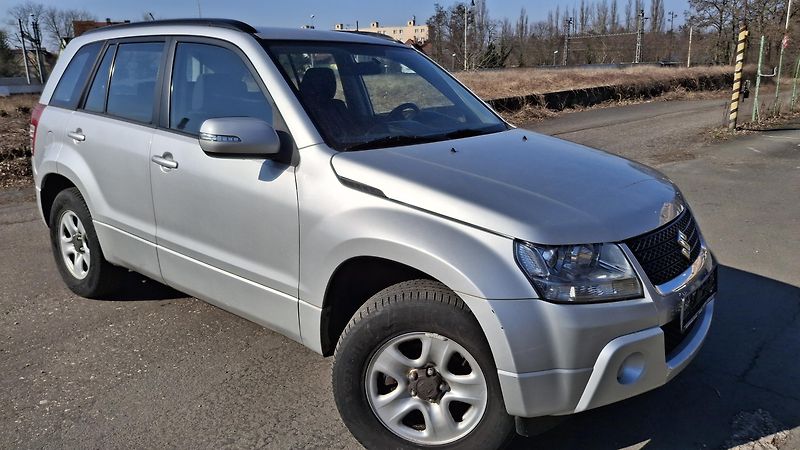 Suzuki Grand Vitara 2.0  4x4 servisní historie - fotka 11 z 46