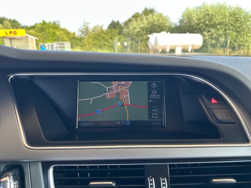 Audi A4 (2014) Avant 2.0TDi NAVI,B&O,SERVIS - fotka 12 z 16