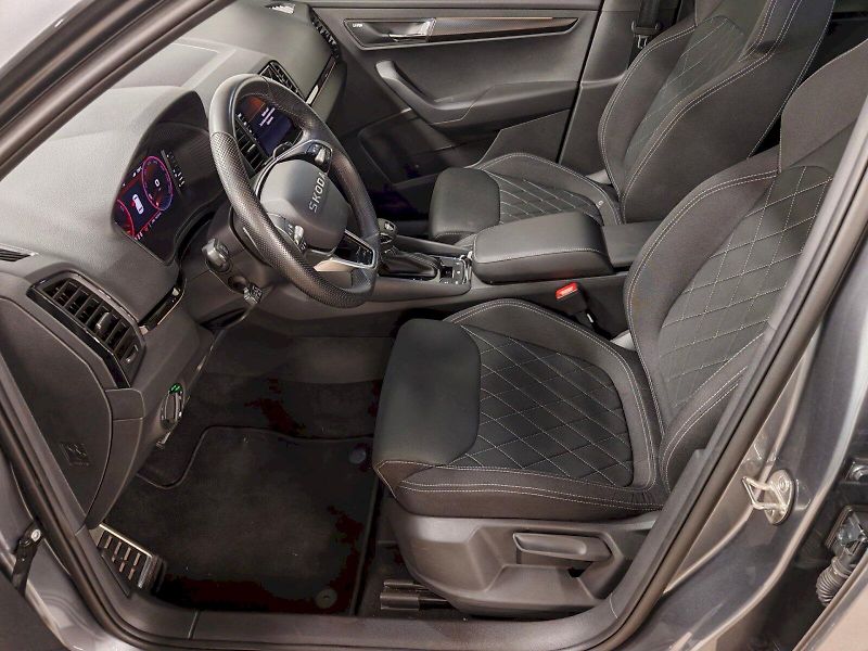 Škoda Karoq (2025) 1.5 TSI 110 kW DSG Sportline - fotka 21 z 31