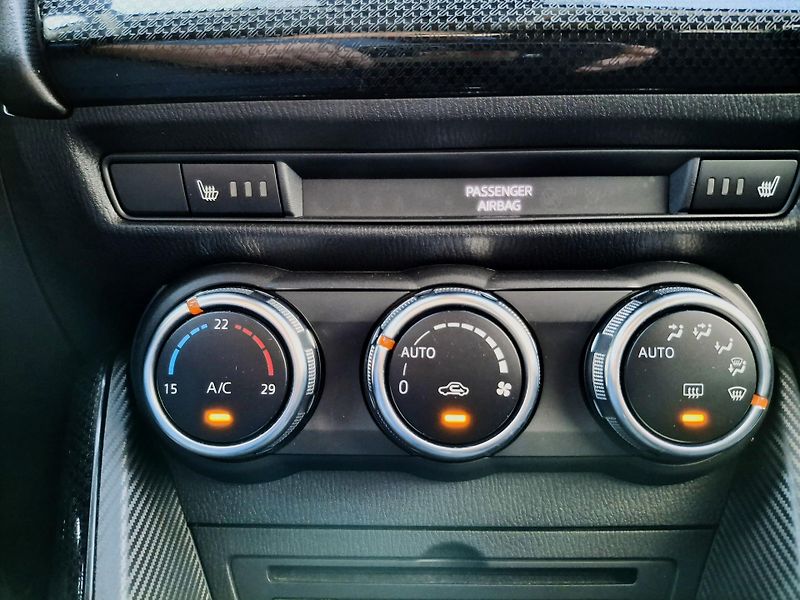 Mazda 2 1.5 benzin Rezervace - fotka 32 z 46