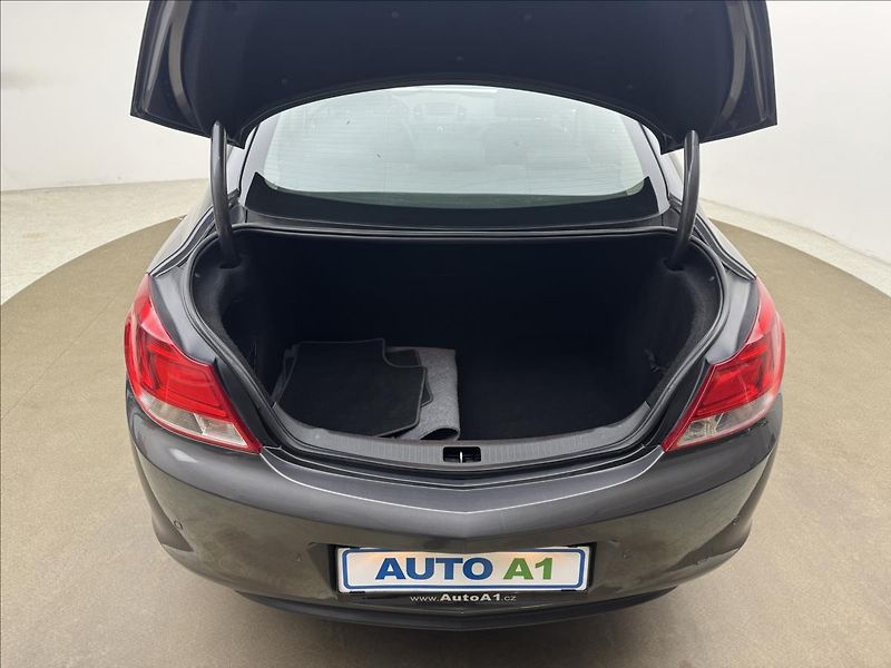 Opel Insignia 2,0 CDTi LED VÝHŘEV 2XKOLA ČR - fotka 33 z 33