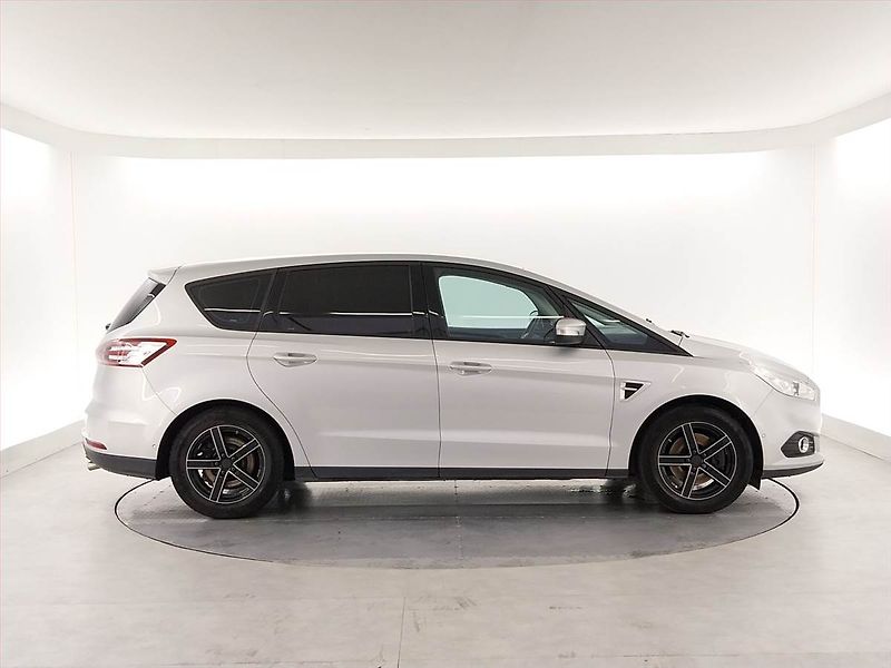 Ford S-MAX (2016) 2.0 TDCi, Serv.kniha - fotka 6 z 22