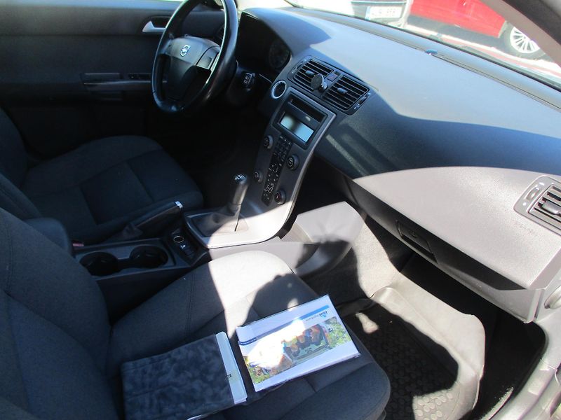 Volvo V50 (2006) combi 1,6 D - fotka 5 z 10