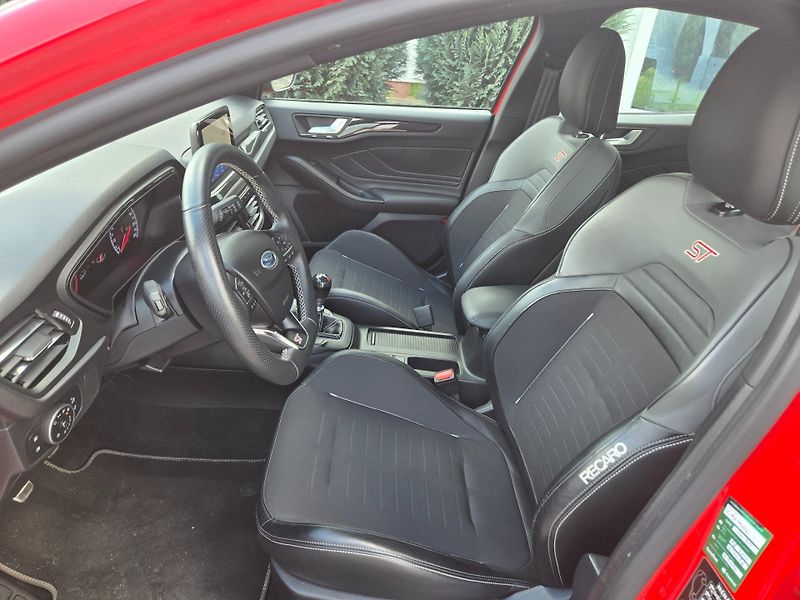 Ford Focus (2020) ST 2,3 280ps - manual, CZ půvo - fotka 14 z 16