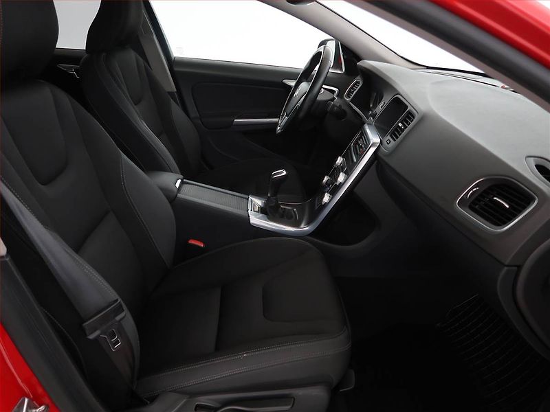 Volvo S60 (2014) D4 Polestar, Xenony, Tempomat - fotka 9 z 19