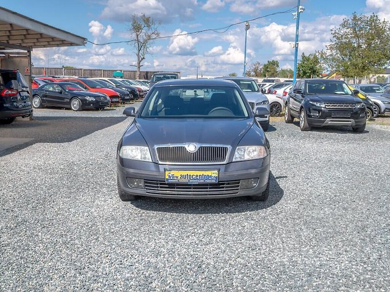 Škoda Octavia (2008) ČR 2.0TDI 103KW man – DIGI - fotka 2 z 37