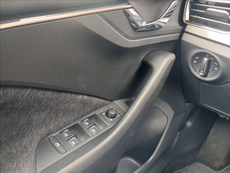 Škoda Scala 1,5 110 kW STYLE - fotka 16 z 18