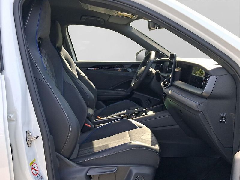 Volkswagen Tayron eHybrid 200kW R-Line 360 HuD - fotka 4 z 11