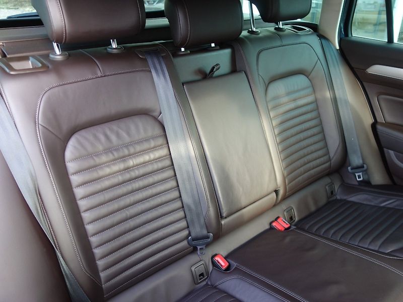 Volkswagen Passat (2015) 2.0TDI 110kW DSG HIGHLINE - fotka 35 z 49