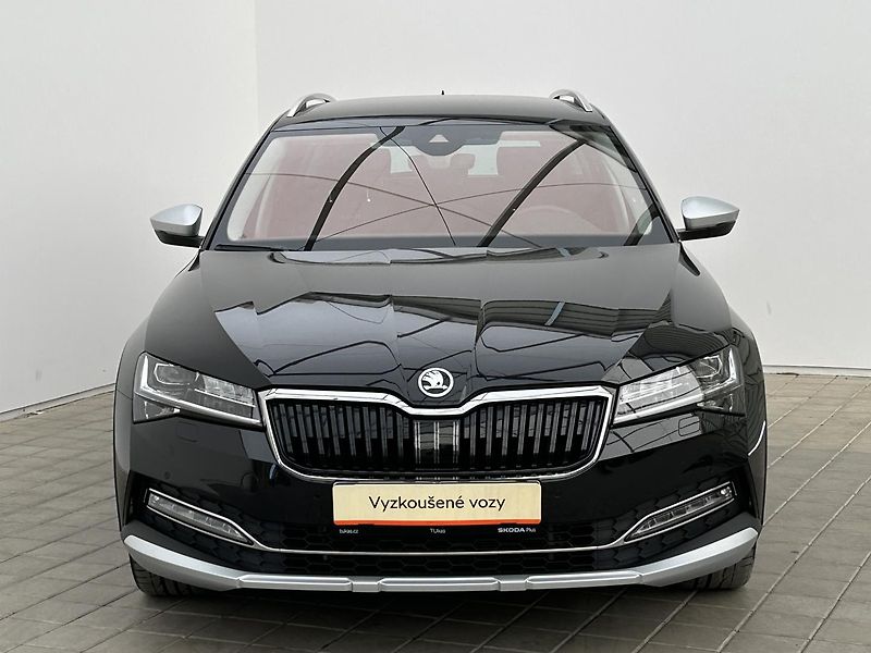 Škoda Superb 2.0 TDI 4x4 Scout - fotka 4 z 31