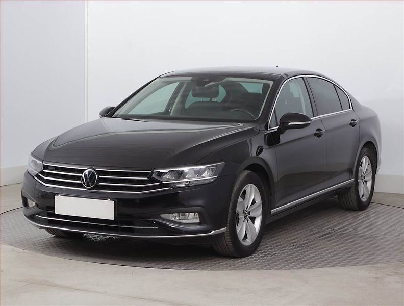 Volkswagen Passat (2021) Elegance 2.0 TDI - fotka 2 z 22