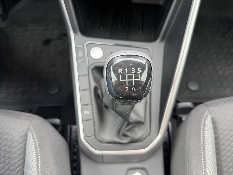 Volkswagen Taigo (2025) People 5G 1,0TSI - fotka 13 z 24