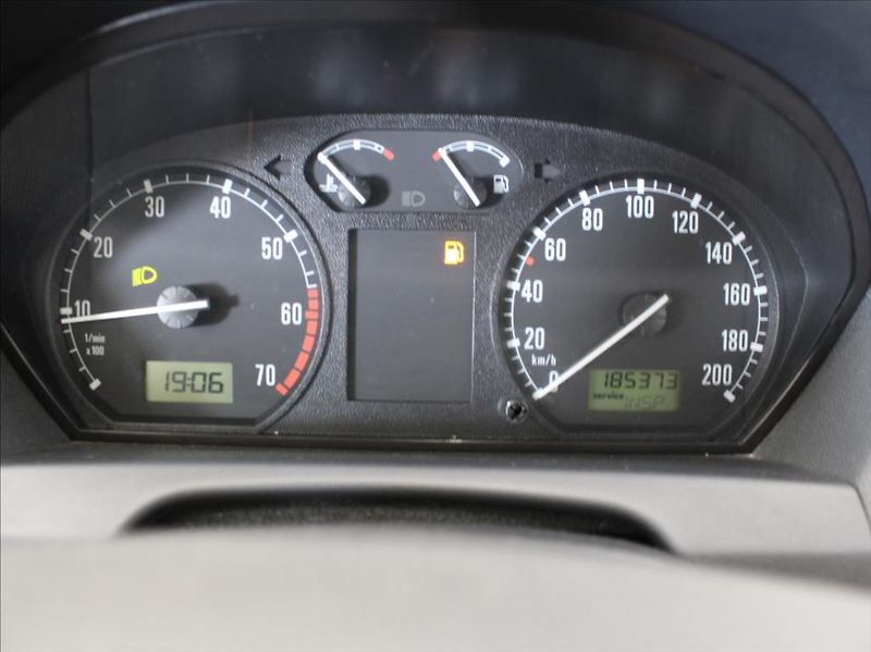 Škoda Fabia 1,4 i SDN Classic 50kW MT ČR - fotka 13 z 13