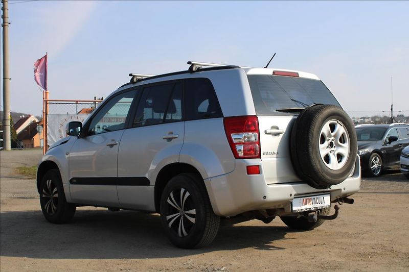 Suzuki Grand Vitara 2,0 i + LPG  LPG,4 x 4,TAŽNÉ - fotka 7 z 27