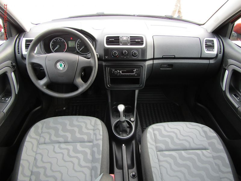 Škoda Fabia (2008) 1.2i, ČR, Ambiente - fotka 8 z 14