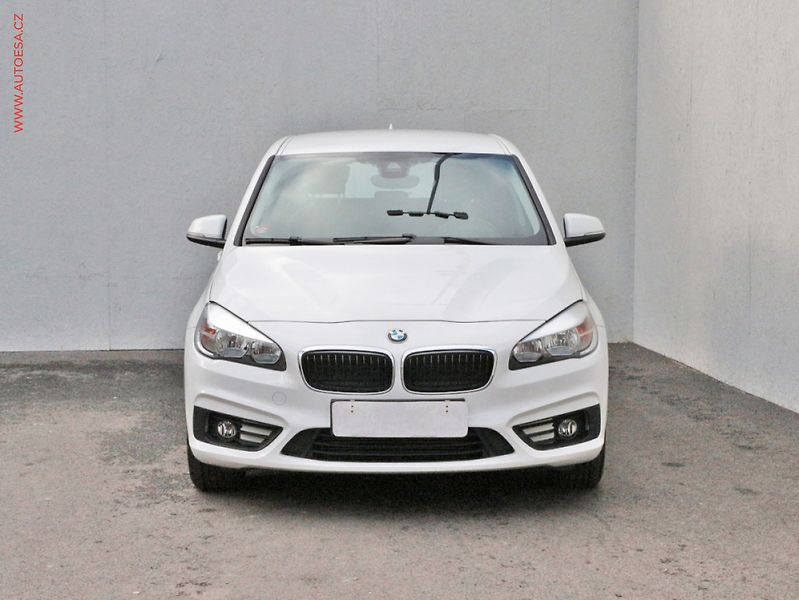 BMW Řada 2 (2016) 2.0D xDrive218d, M Sport, AT - fotka 2 z 3