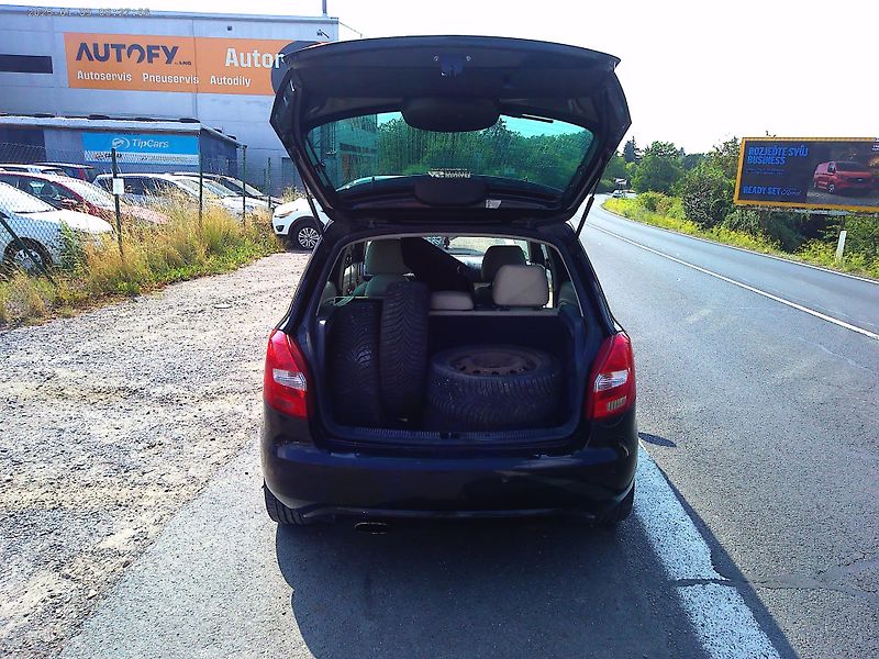 Škoda Fabia (2008) 1.9 TDi, 77 kW, kabriolet - fotka 10 z 34