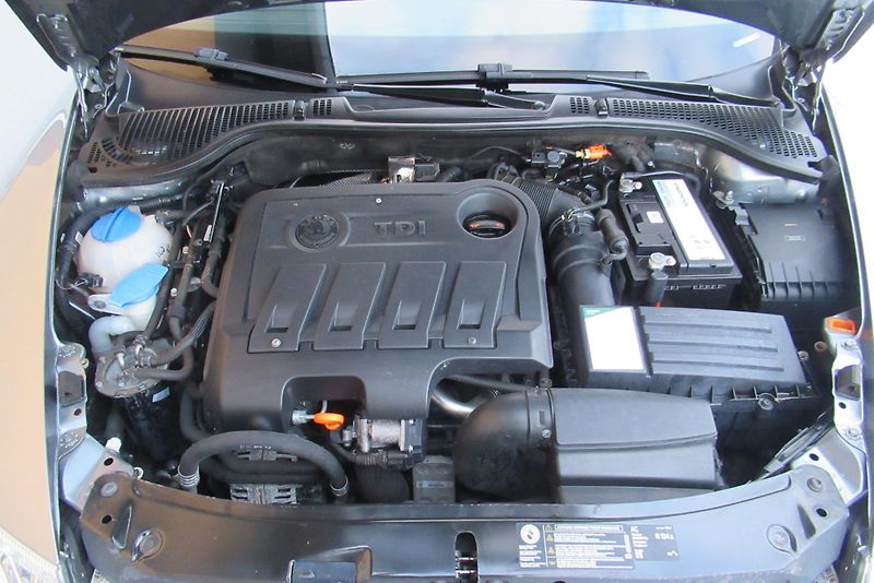 Škoda Octavia 2.0 TDI DSG AUT. KLIMA TAŽNÉ - fotka 22 z 31