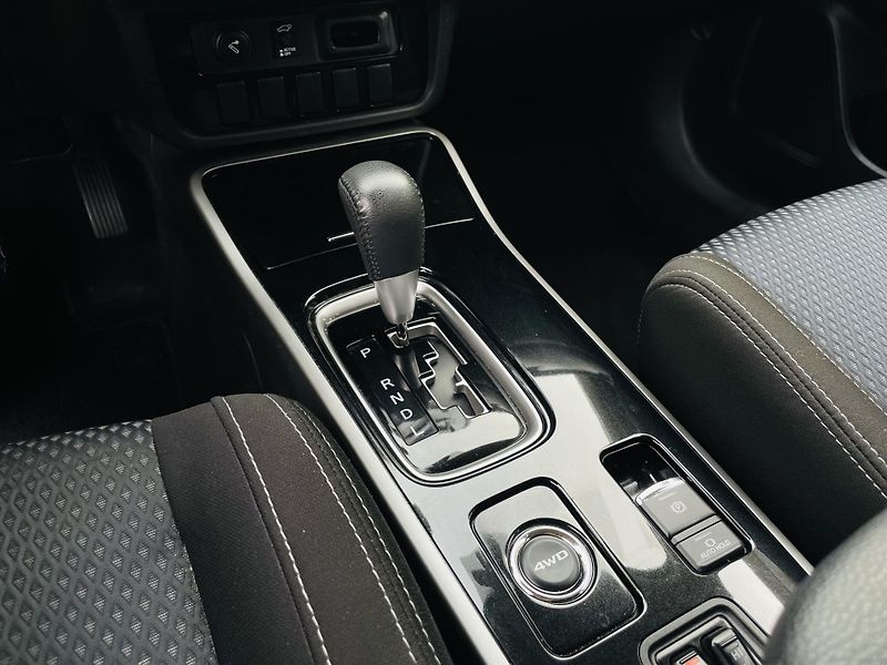 Mitsubishi Outlander 2.2D 4x4 1MAJ TAŽNÉ SERVISKA  - fotka 34 z 42