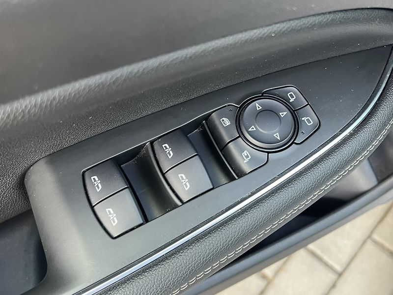 Opel Insignia (2022) 2.0CDTi 128kW AUTOMAT ELEGANCE - fotka 18 z 31