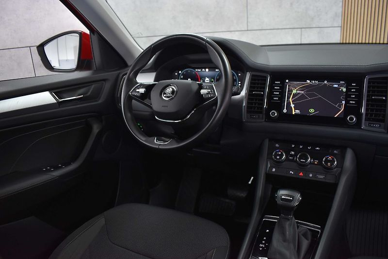 Škoda Kodiaq 2.0 TDI DSG*TAŽNÉ**DPH*ČR 1.M* - fotka 9 z 42