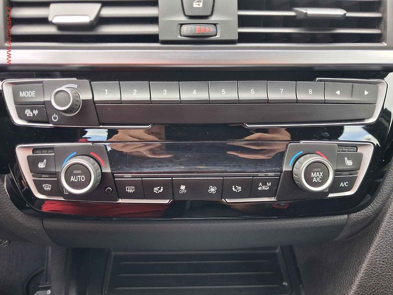 BMW Řada 3 (2018) 1.5T 318i, Sport Line, AT - fotka 16 z 22