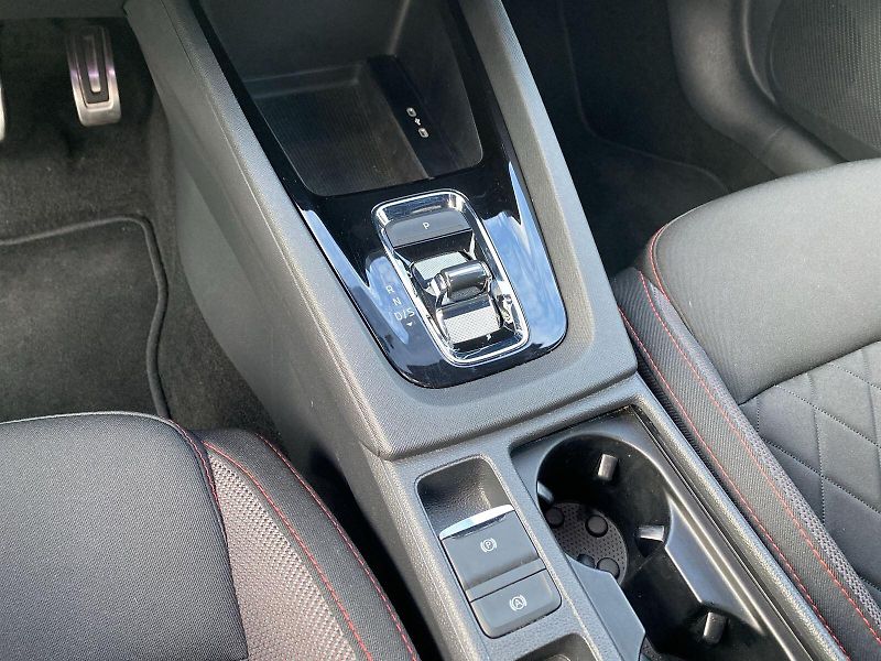 Škoda Octavia (2023) Combi 2.0 TDI DSG RS - fotka 27 z 35