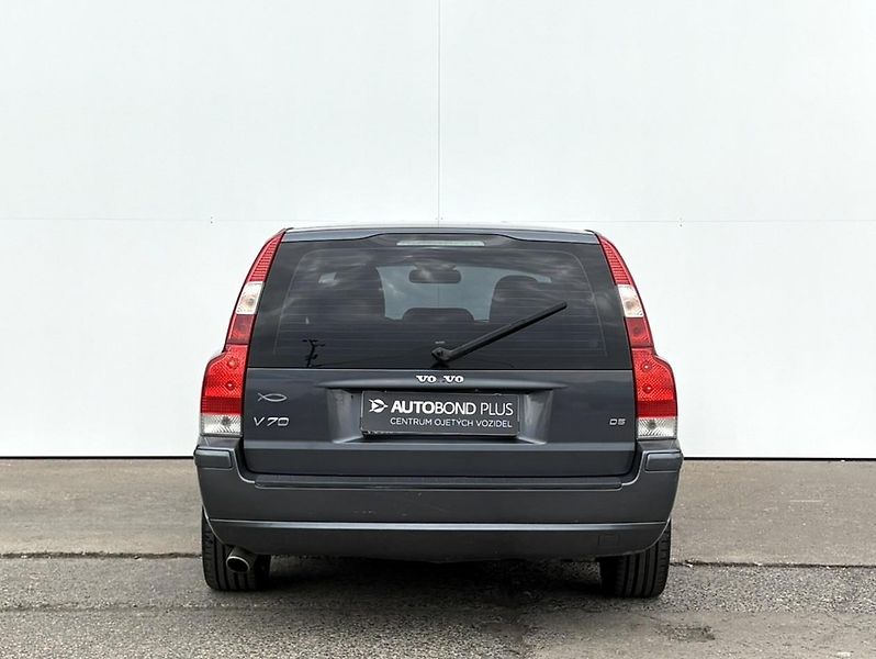 Volvo V70 2.4 D5 136kW AT - fotka 9 z 18