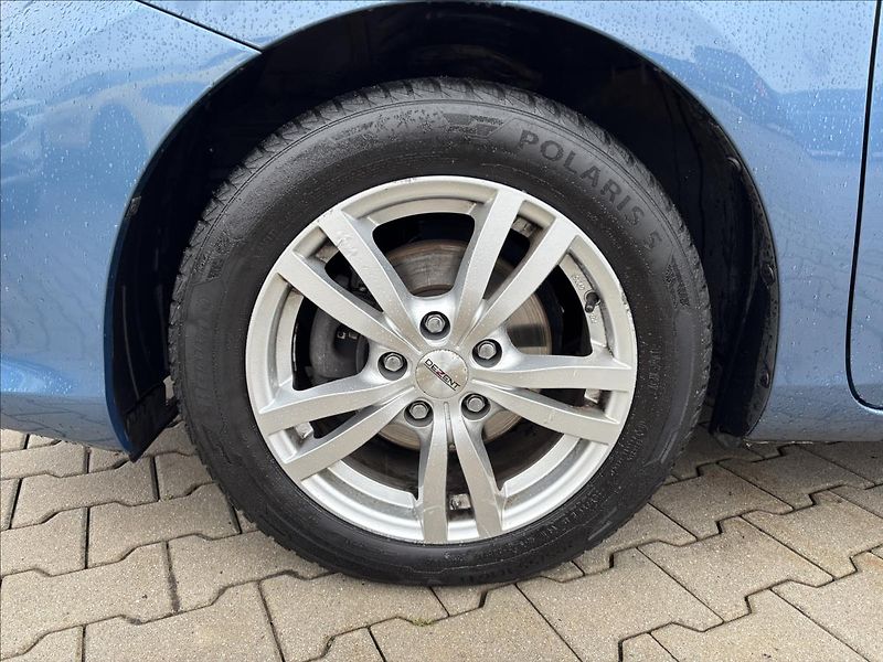 Toyota Auris 1,6 Active Trend 97kW - fotka 9 z 33
