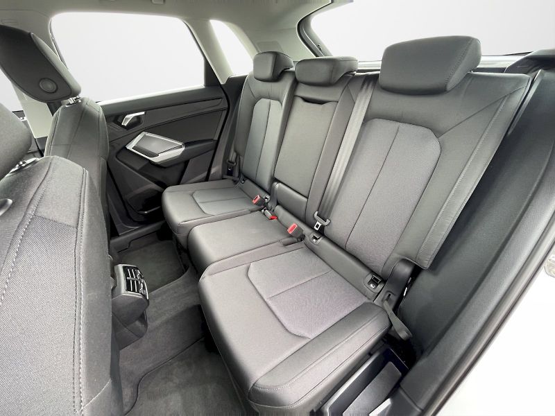 Audi Q3 (2023) 1.5 35 TFSI 110 kW S-Tronic - fotka 24 z 32